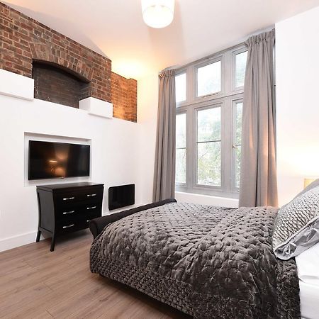 Spacious & Modern 2 Bed Apartment At Knightsbridge ロンドン エクステリア 写真
