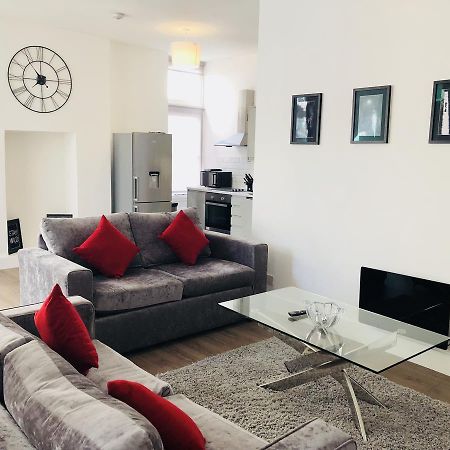 Spacious & Modern 2 Bed Apartment At Knightsbridge ロンドン エクステリア 写真