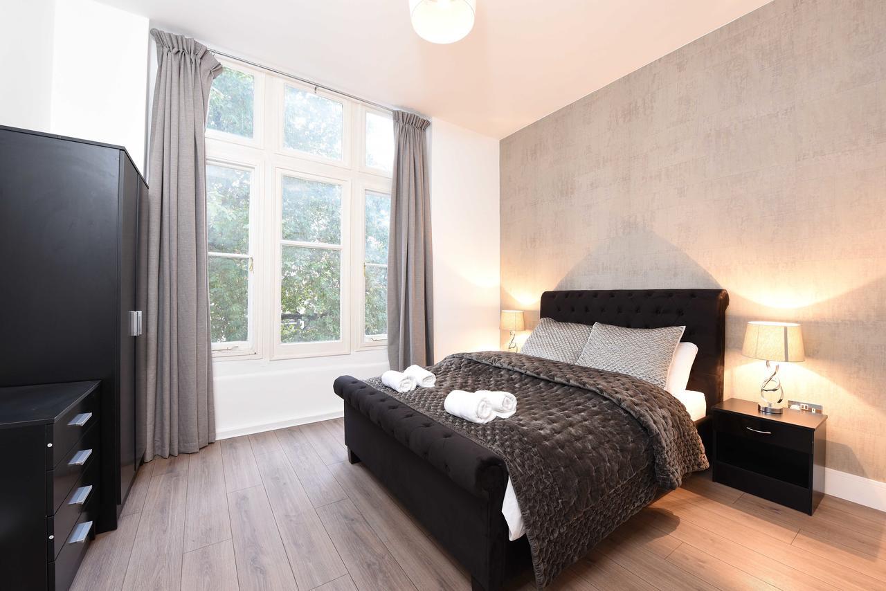 Spacious & Modern 2 Bed Apartment At Knightsbridge ロンドン エクステリア 写真