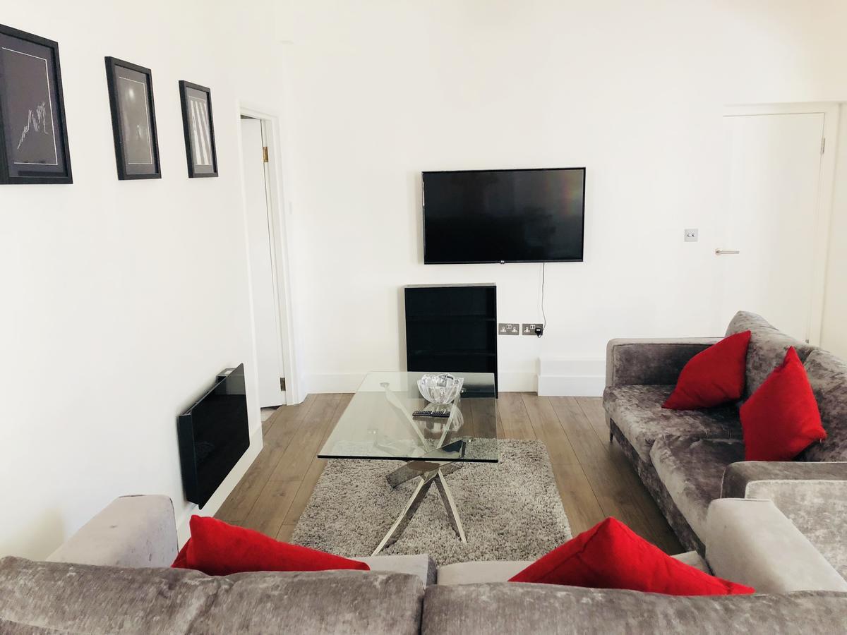 Spacious & Modern 2 Bed Apartment At Knightsbridge ロンドン エクステリア 写真